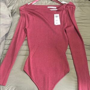 ABERCROMBIE Women's Pink Off-Shoulder Ribbed Bodysuit